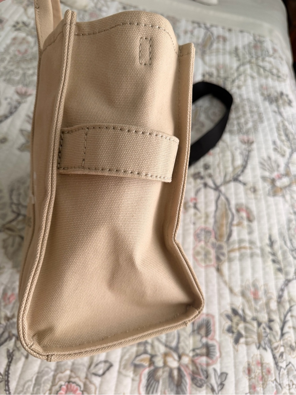 Marc Jacobs Beige Canvas Tote with Removable Black Strap - Picture 2 of 7